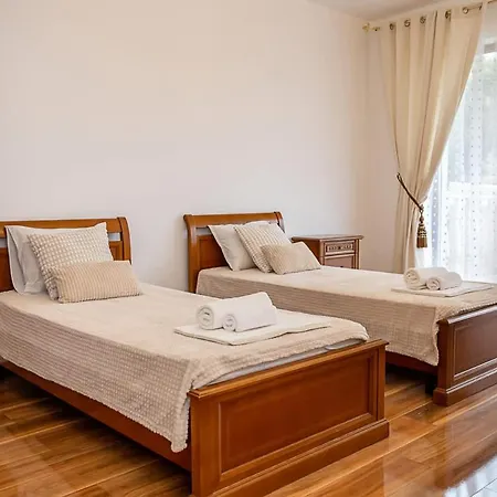 2br Seaside Escape With Parking At Port Palace By Flat Mаnager Апартаменты *